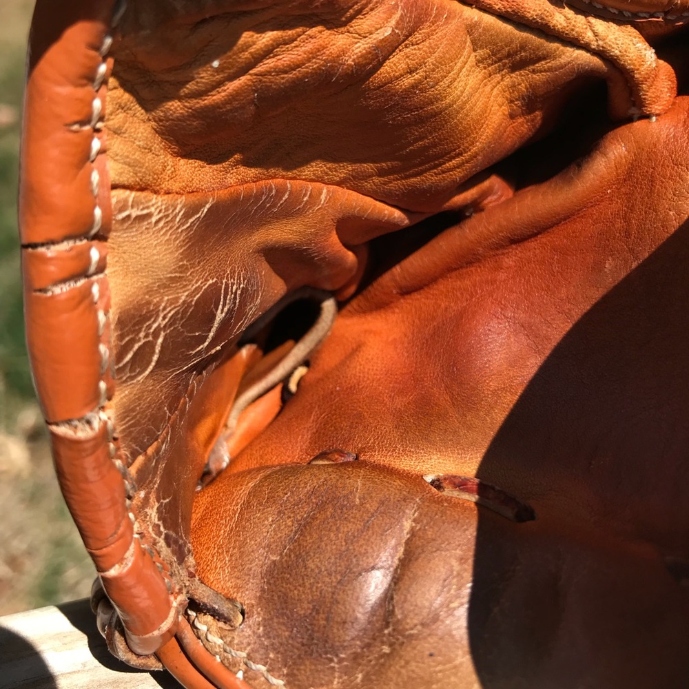 CLASSIC SSK, SOFTBALL GLOVE. CATCHING MACHINE R-throw. - Picture 10 of 16